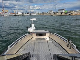 Keulakoneen sivukiinnitysteline (Shark BRX/CCX)